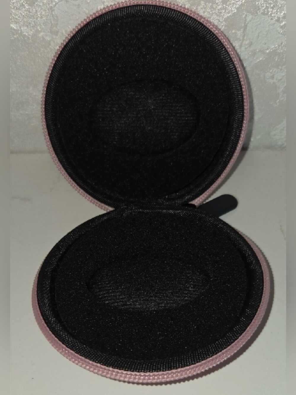 Invicta Pink Round Zippered Hard Watch Case New - Picture 2 of 3